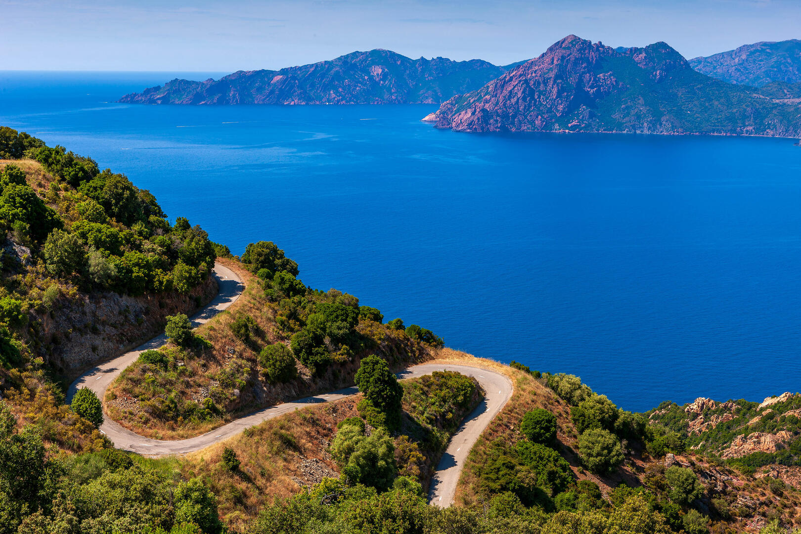 Tour de Corse en voiture : avantages et exemples de circuits