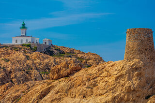 Phare de la Pietra à l'Île-Rousse