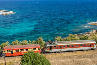 train rouge corse