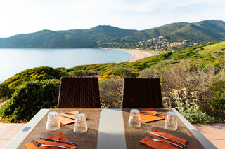 Hôtel-club résidence Paese di Lava terrasse restaurant vue mer